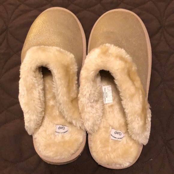 GAP SLIPPERS - METALLIC - FUR SLIDES - women’s size 9/10 - #213 - Picture 2 of 14